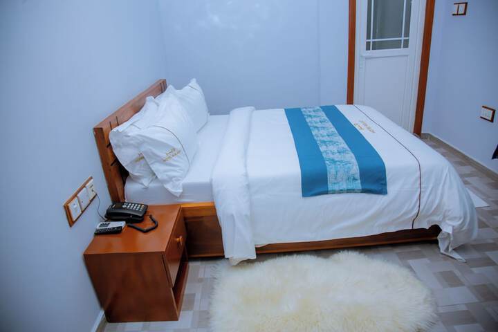 Room 9 of 36