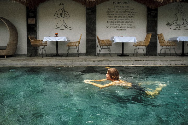 Pool 44 of 109