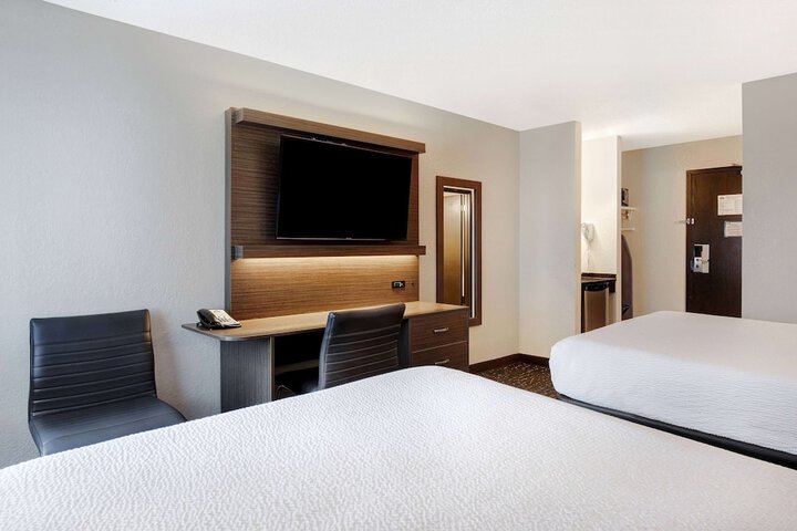 Room 15 of 49