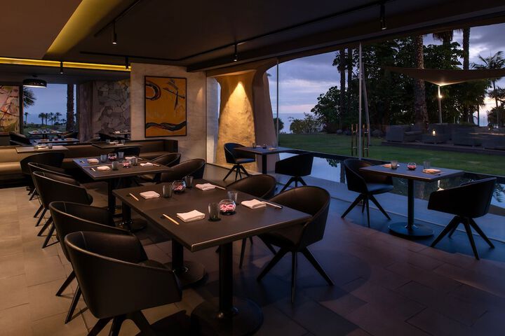 Dining 219 of 324
