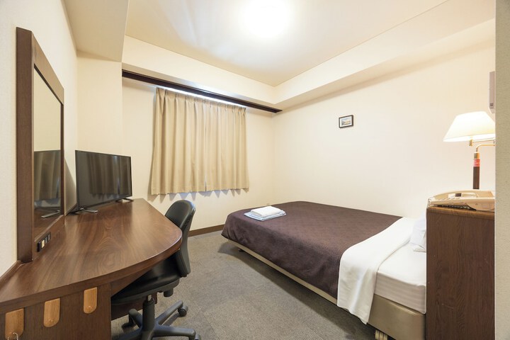 Room 45 of 102