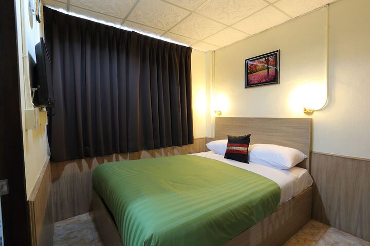 Room 2 of 22