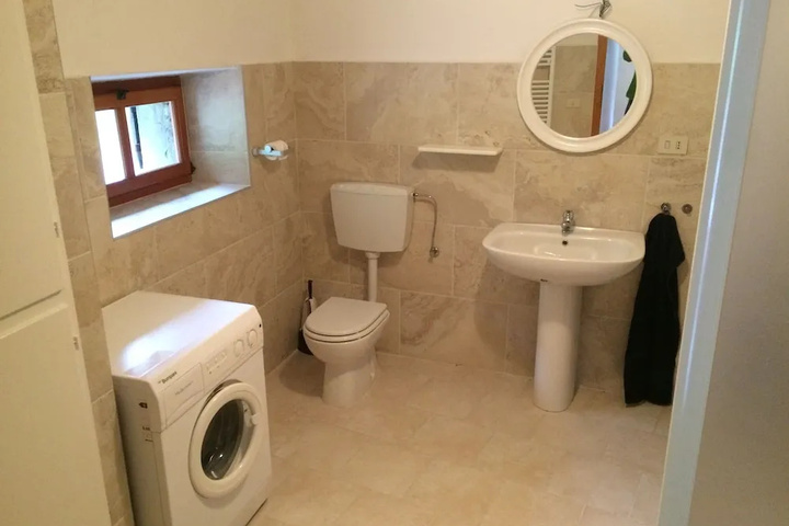 Room 4 of 13