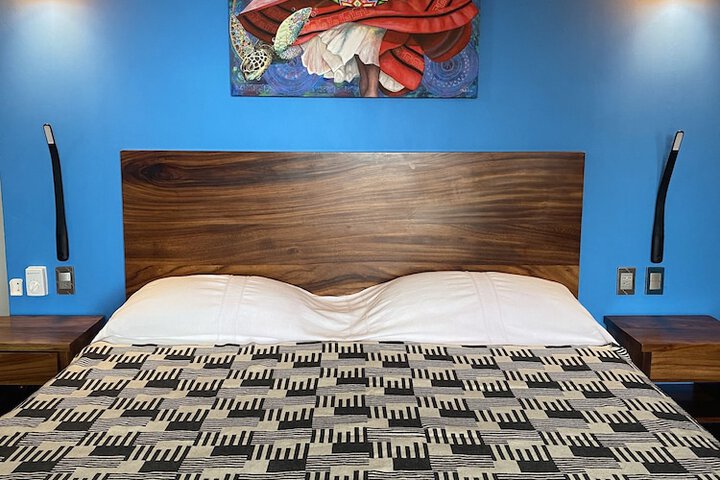 Room 13 of 402