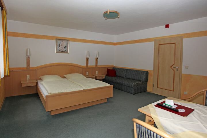 Room 13 of 64