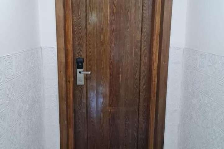 Room 25 of 40