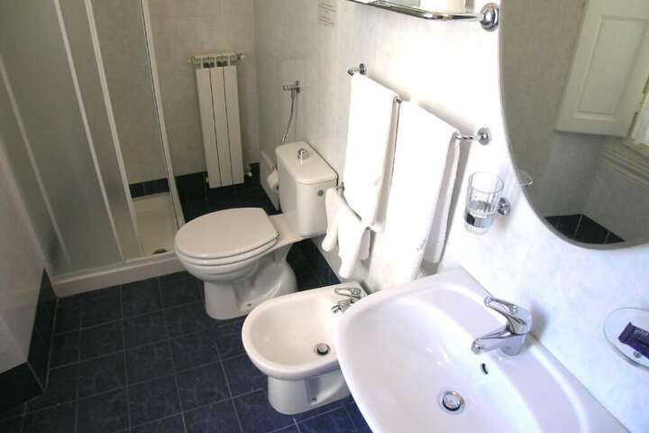 Room 15 of 25