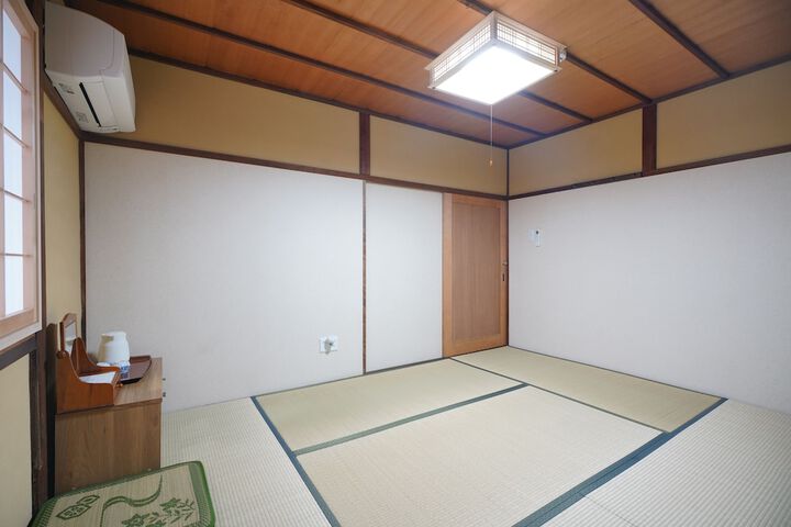 Room 46 of 96