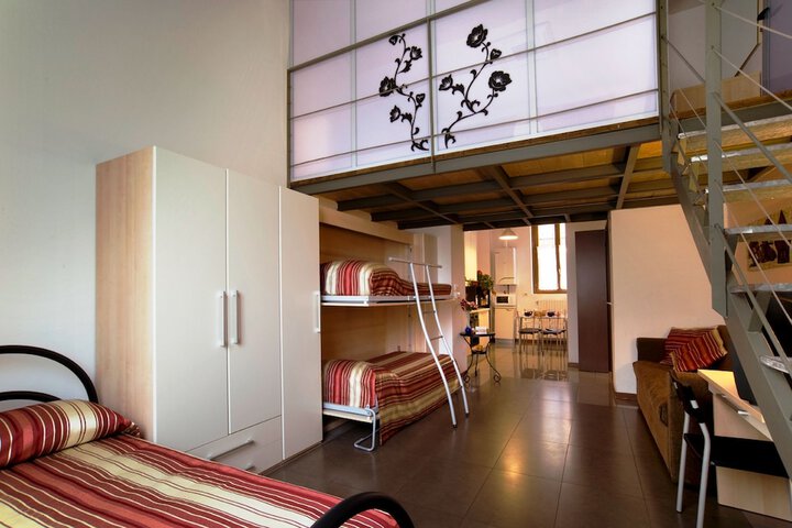 Room 15 of 32