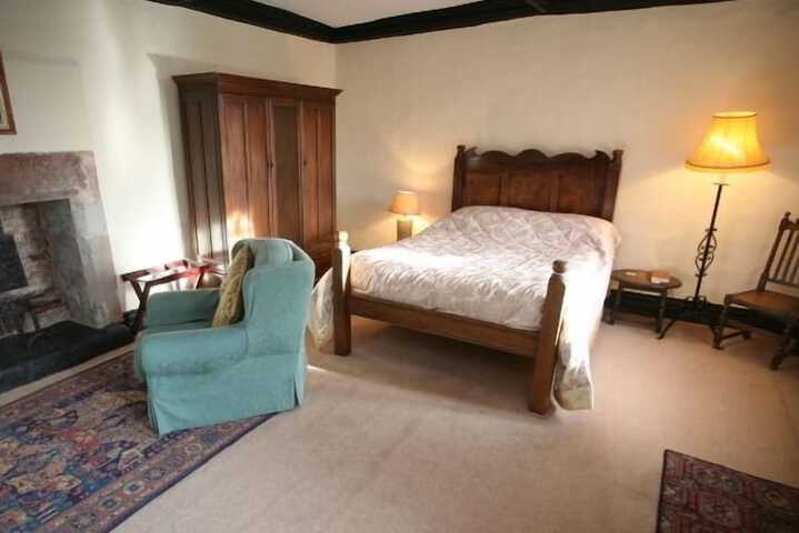 Room 4 of 13