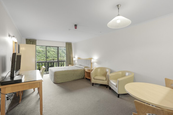 Room 32 of 111