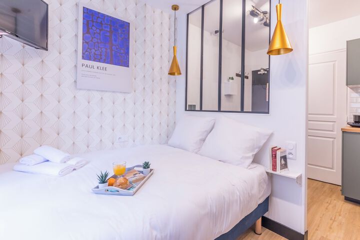 Room 52 of 171
