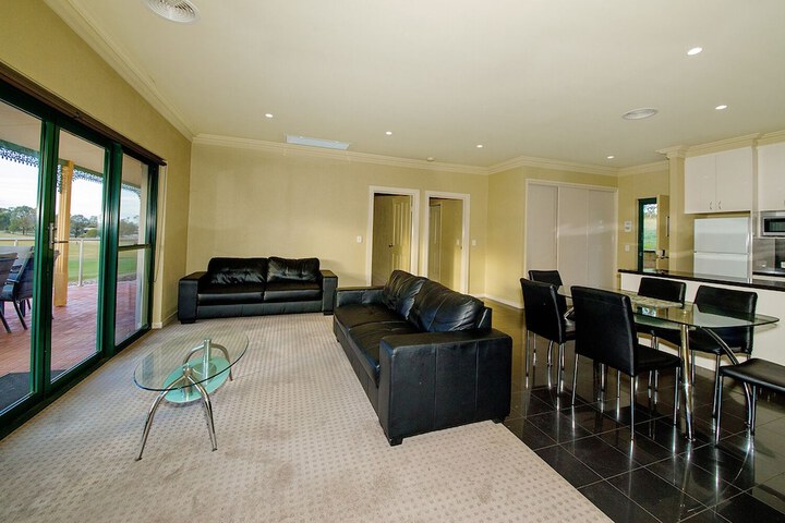 Room 40 of 122