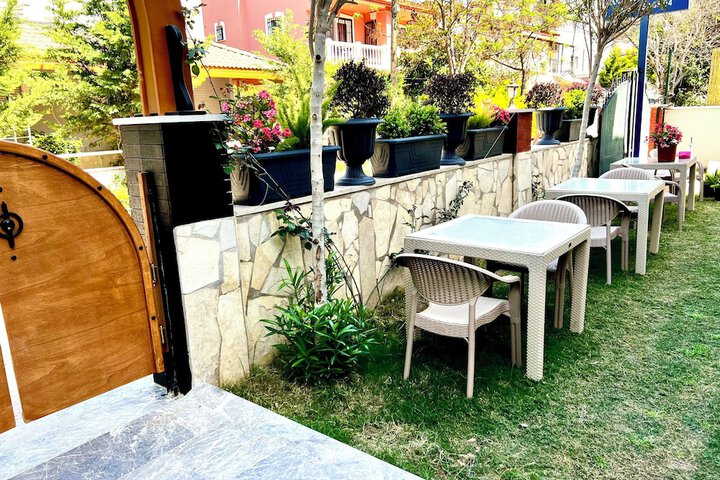 Hotel Exterior 52 of 58
