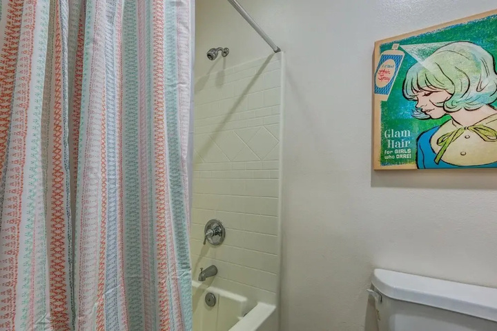 Room 9 of 23
