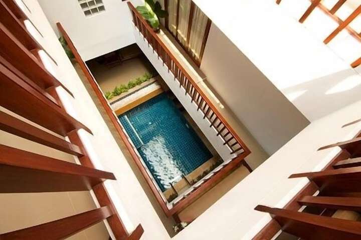 Hotel with Pool