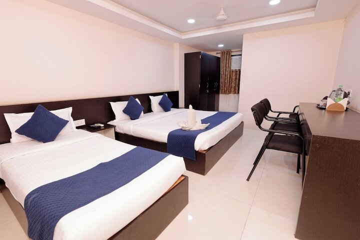 Room 4 of 15