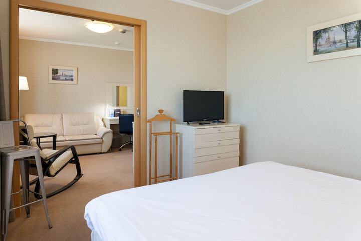 Room 12 of 47