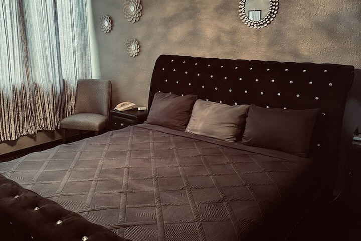 Room 22 of 77