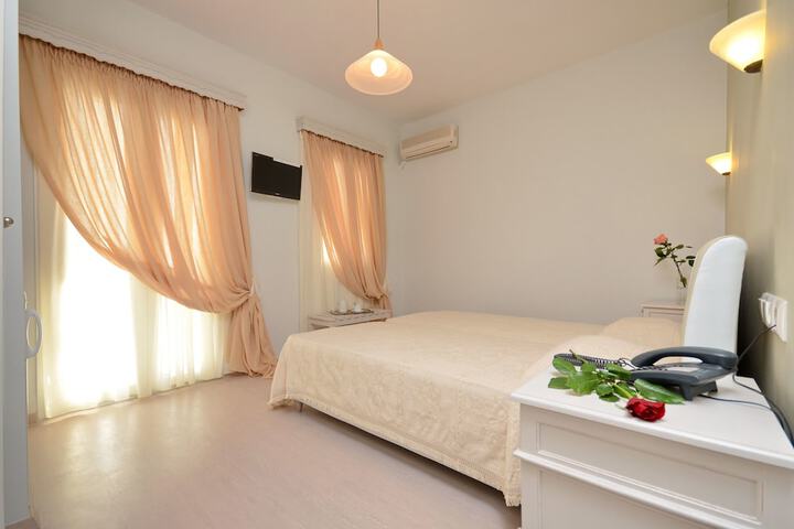 Room 8 of 41