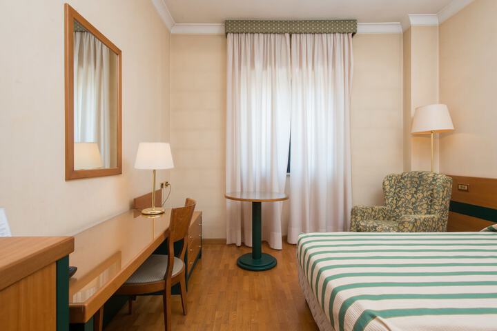 Room 22 of 47