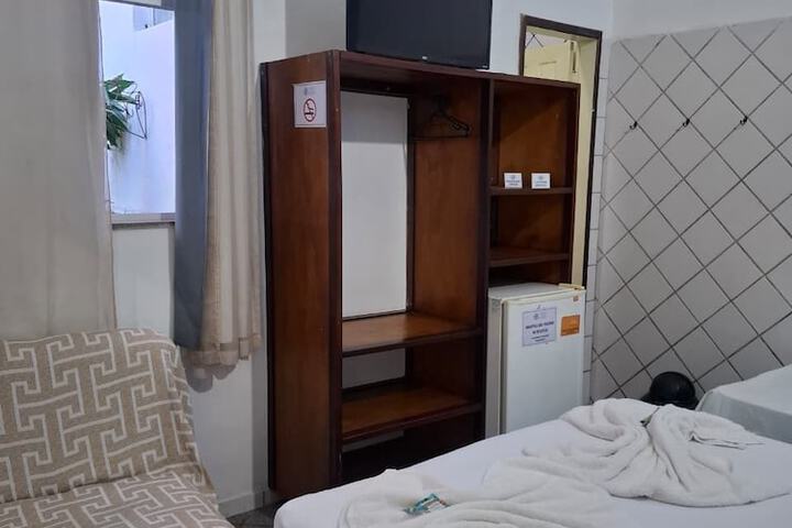Room 17 of 76