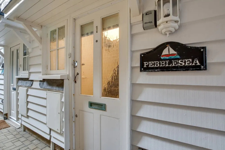 Bright Holiday Home in Whitstable near Sea Beach & City Center
