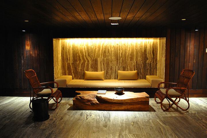 Hotel 2 of 75