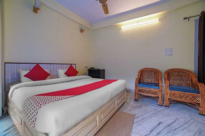Room 10 of 14
