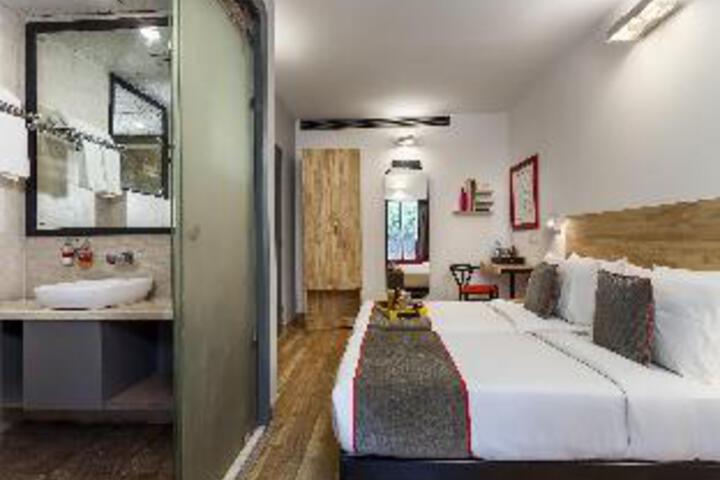 Room 2 of 23