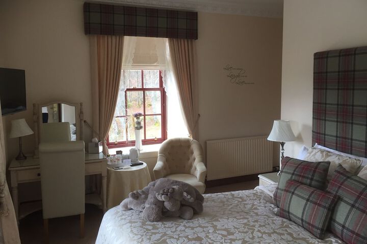 Room 8 of 76