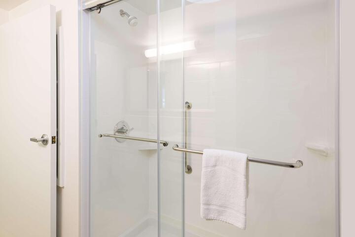1 King Mobility Accessible with Tub (22 of 26)