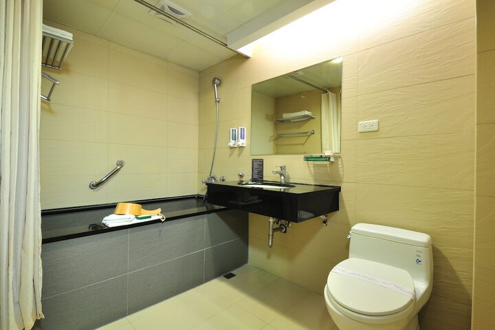Room 20 of 34