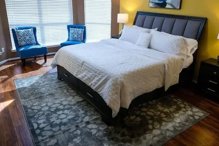 Room 2 of 3