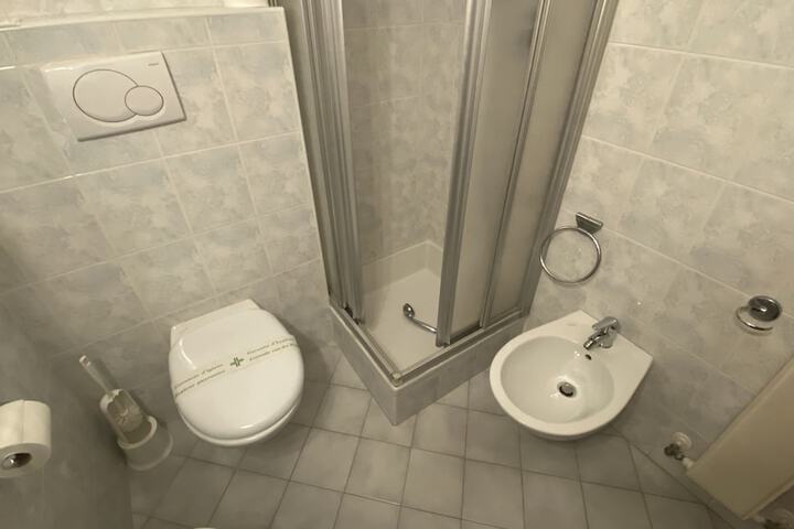 Room 92 of 148