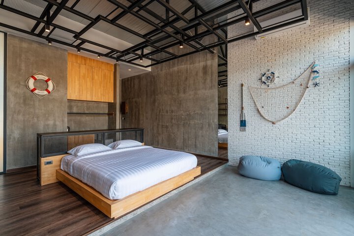 Room 3 of 36