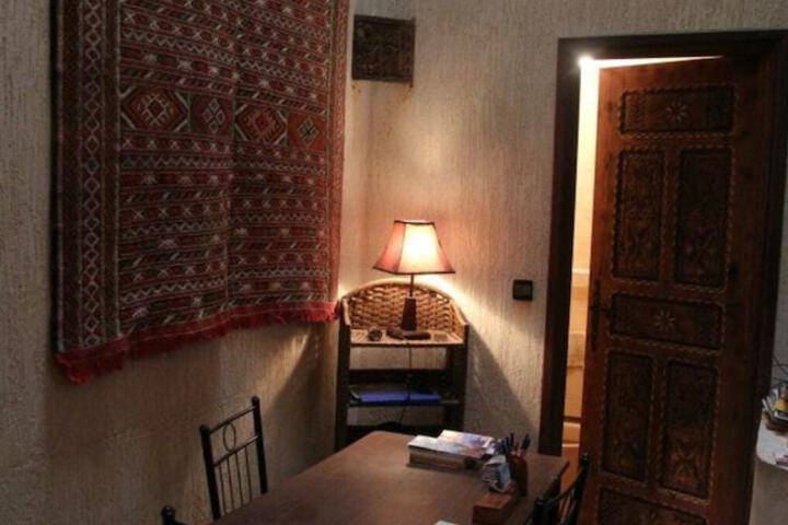 Room 10 of 15