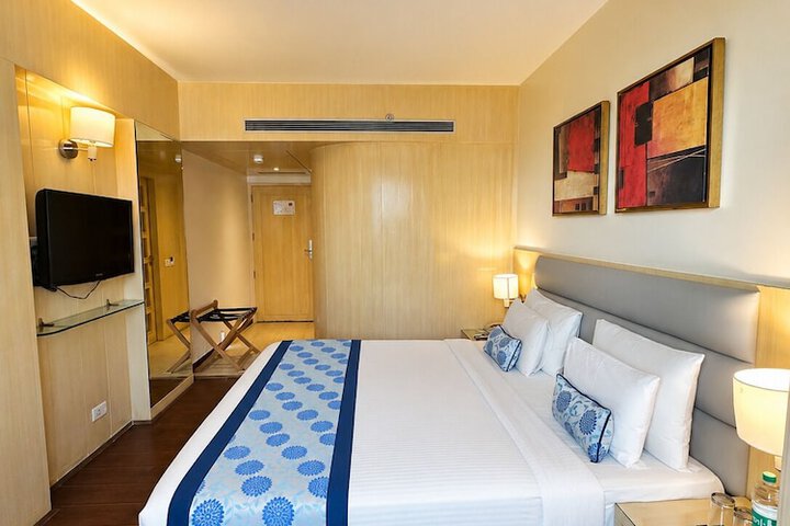 Room 16 of 54