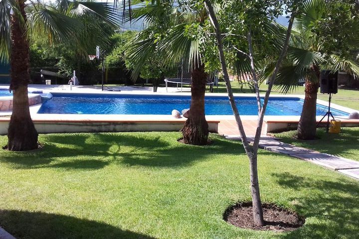 Pool 12 of 17