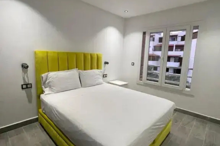 Room 4 of 15