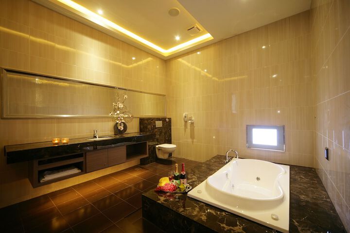 Room 40 of 65