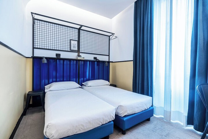 Room 26 of 82