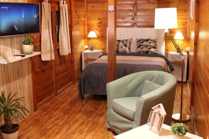 Room 6 of 20