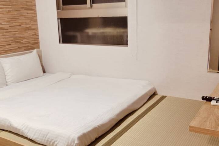 Room 12 of 38