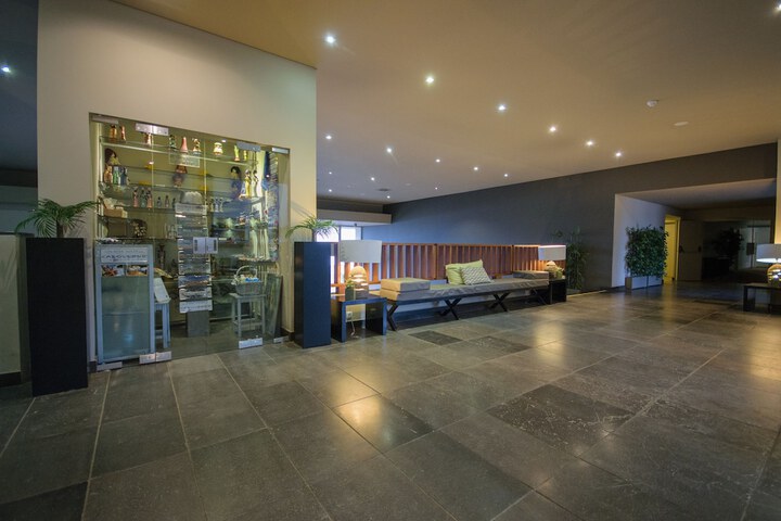 Entrance & Lobby