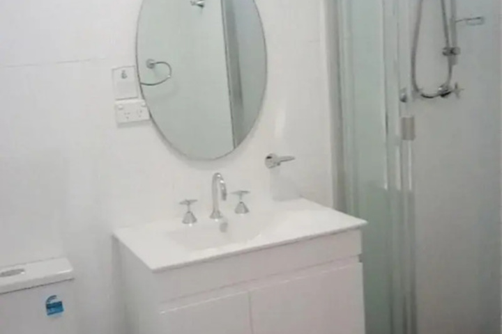 Room 9 of 15