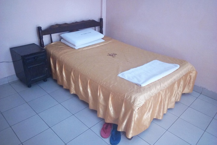 Room 7 of 33