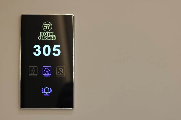 Room 83 of 165