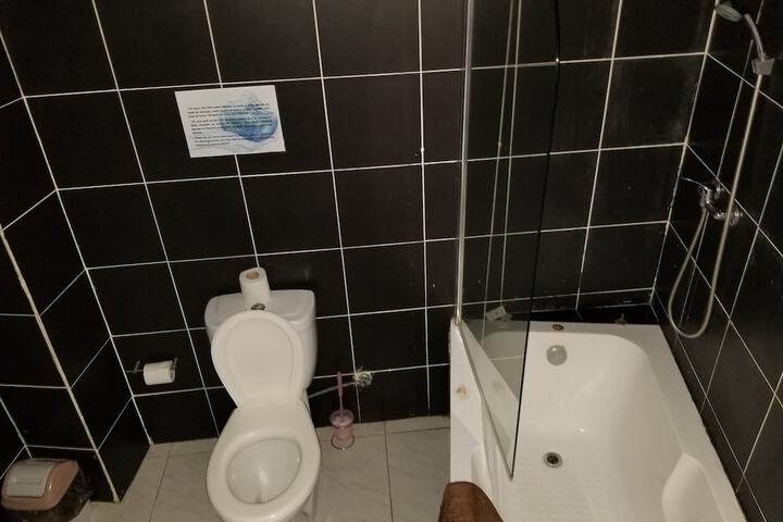 Room 16 of 26