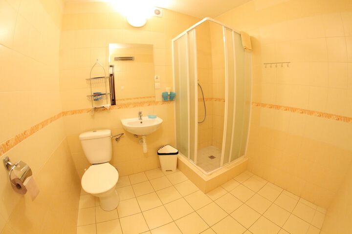 Room 21 of 44